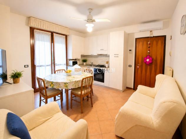 APPARTAMENTO di 3 vani e di 72 mq (PAESE) rif. PE14