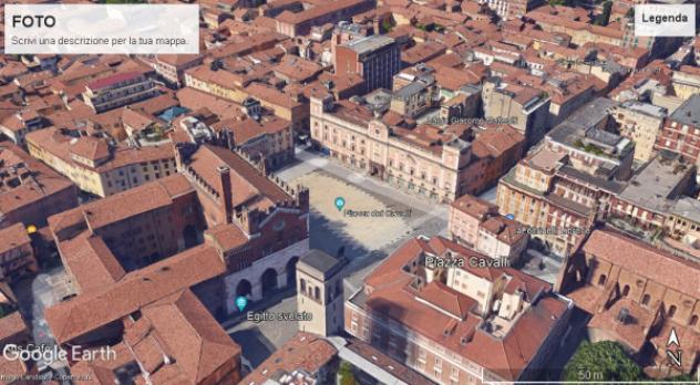 Attico / Mansarda di 302 m² con più di 5 locali in vendita a Piacenza