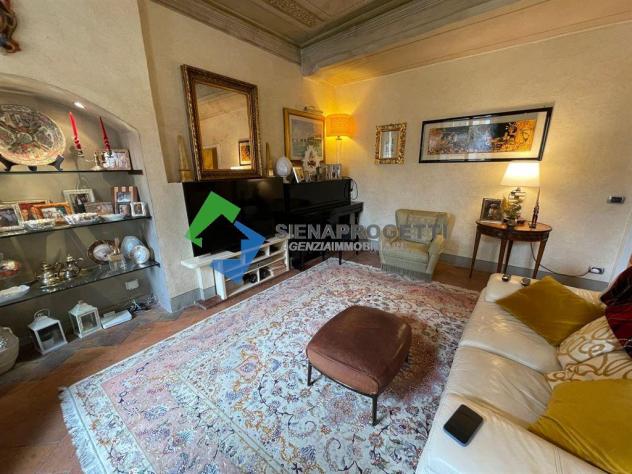 Prestigioso appartamento finemente ristrutturato nel Centro storico di Siena. - Foto 4