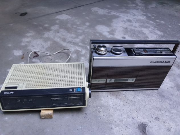 RADIO GRUNDIG CON MANGIACASSETTE E RADIOSVEGLIA PHILIPS VINTAGE
