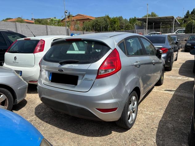Ford Fiesta 1.6 TDCi 90CV 2010 - Foto 3