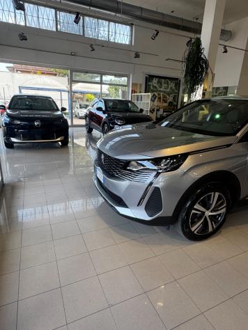 PEUGEOT 3008 HDi 130 S&S EAT8 Allure Pack FULL OPTIONAL IMMATRICOLAZIONE MAGGIO 2024 - Foto 4