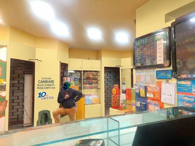 tabaccheria tutti giochi zona centocelle cedo in vendita - Foto 3