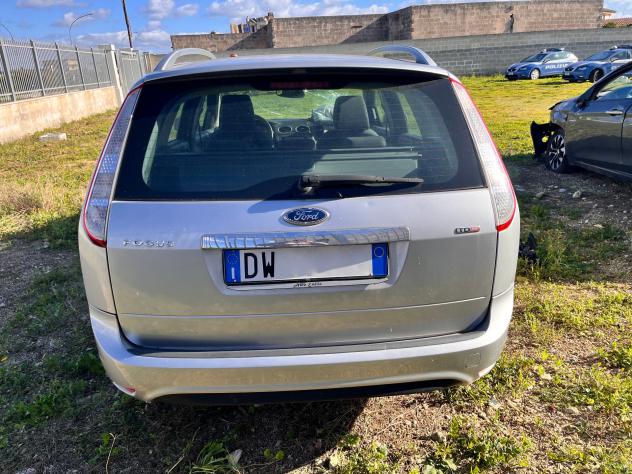 Ford Focus 1.6 TDCi (110CV) SW Tit. DPF - Foto 3