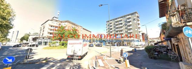 MILANO, VIA ASTESANI - VENDESI NEGOZIO REDDITO 9% 35 MQ 1 LUCE - Foto 5