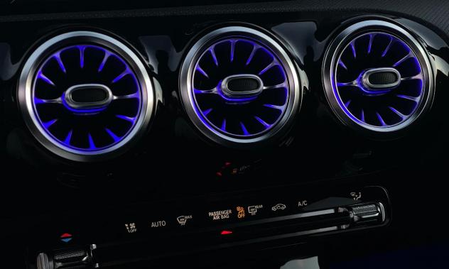 MERCEDES A 180 d Automatic Premium Edition - Foto 10