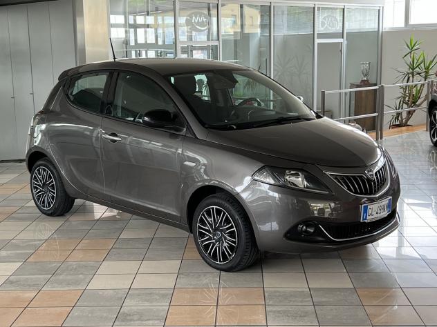 Lancia Ypsilon 1.0 FireFly 70cv S&S Hybrid GOLD - Foto 2