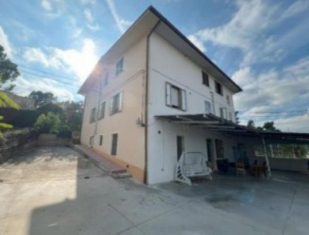 Immobile in asta di 233 m² in vendita a Alanno - Foto 2
