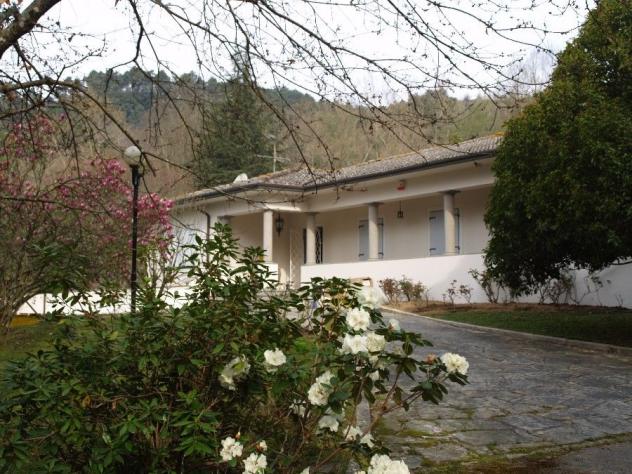 Villa di mq 350 , nel verde ed esposta al sole