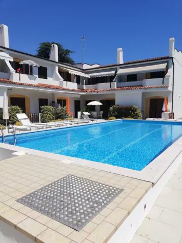 Jesolo-piscina-2camere-wifi-centralissimo-vicino al mare