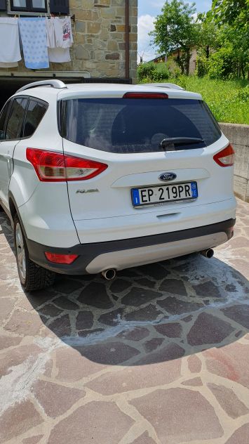 Ford Kuga Titanium 2.0 TD 140 cv 4WD usata - Foto 2