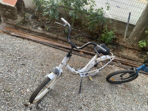 biciclette 1 graziella da una simile e una da donna vendo tutte in lotto - Foto 2