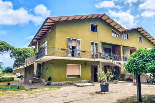 Immobile in asta di 103 m² con più di 5 locali e box auto doppio in vendita a Trevi - Foto 2