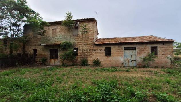 AEREOPORTO: Vendesi casale da ristrutturare a fano - zona aeroporto: ottima visibilità, ideale per attività ricettiva o commerciale!
hai un progetto a - Foto 8