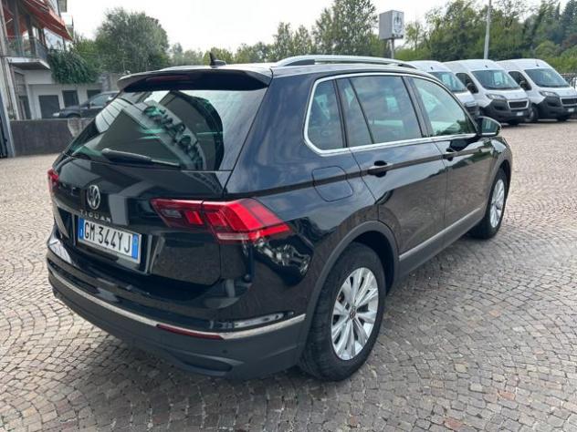 VOLKSWAGEN Tiguan 2.0 TDI 150 CV SCR DSG Life rif. 24101693 - Foto 5