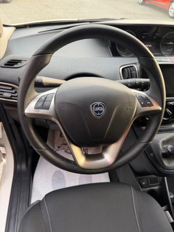 Lancia Ypsilon 1.0 5 porte Hybrid Gold - Foto 10