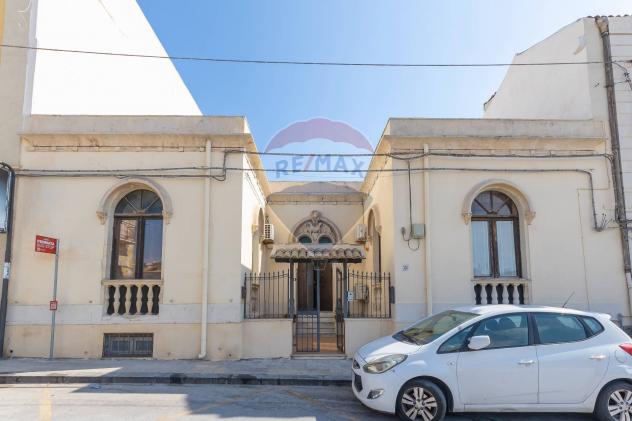 Casa Semindipendente in vendita a Siracusa, Borgata