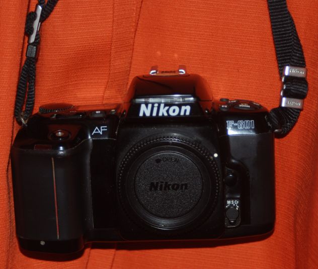 Nikon F-601 AF + Flash Nikon SB-22 – Solo Corpo, Vendo a Intenditore - Foto 2
