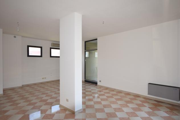 LOCALE COMMERCIALE di 1 vani e di 52 mq (CAERANO DI SAN MARCO) rif. FN18B - Foto 8