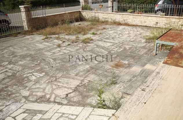Ampio magazzino al piano terra con resede - Foto 5