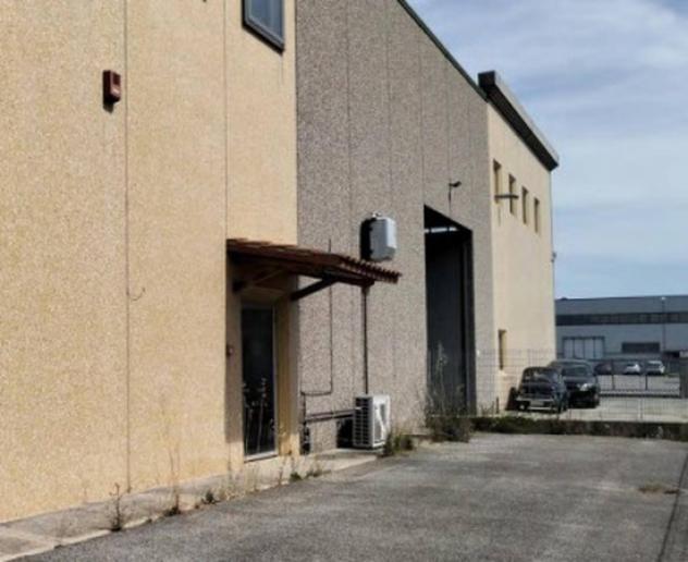 Immobile in asta di 610 m² in vendita a Bastia Umbra - Foto 2