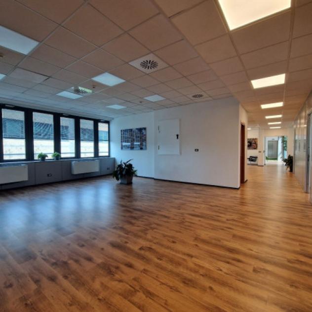 Immobile di 1800 m² con più di 5 locali in affitto a Pero - Foto 13