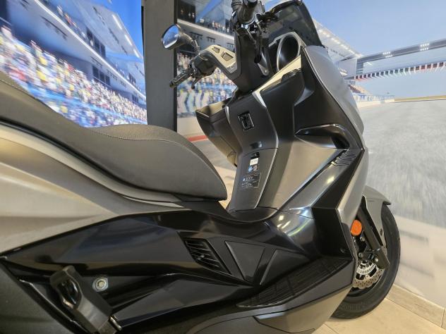 Kawasaki J300 06/2017 - Km 10800 - Foto 7