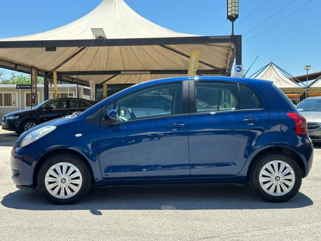 TOYOTA Yaris 1.0 5 porte Navi - Foto 4