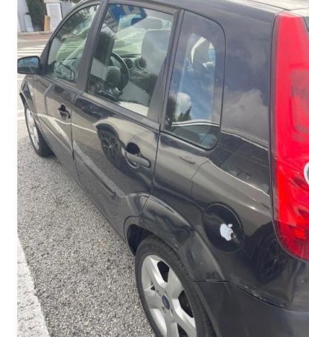 FORD FIESTA 1.4 TDCI 5 PORTE NEOPATENTATI - Foto 2
