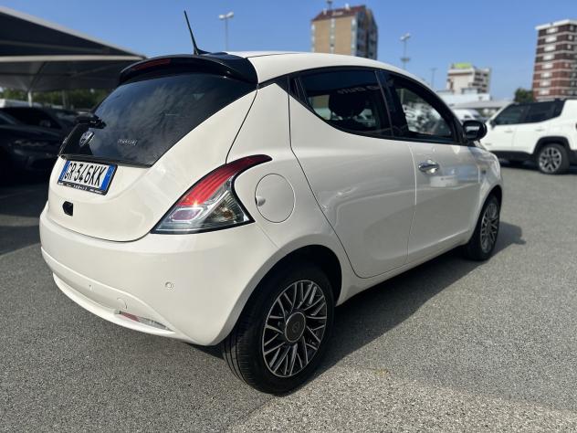 Lancia Ypsilon 1.0 FireFly 70cv Hybrid Gold - Foto 7