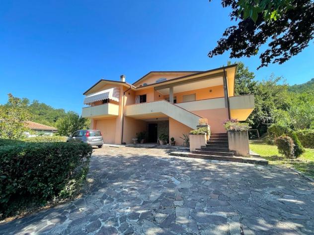 Casa singola in vendita a Monzone - Fivizzano 290 mq Rif: 1181416