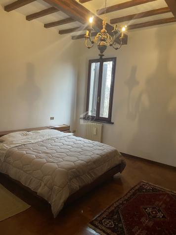 Suzzara vendesi casa indipendente 7 vani 280 Mq - Foto 2