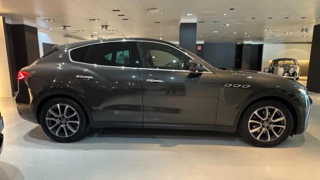 MASERATI LEVANTE 350CV 3.0B - 2018 - Foto 8