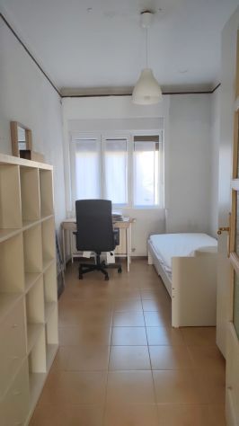 BELLISSIMA CAMERA IN ZONA SERVITISSIMA - Foto 9