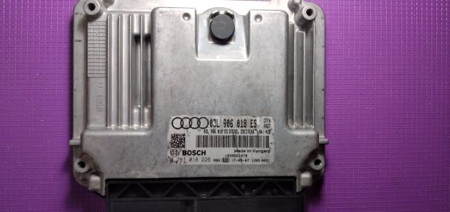 AUDI A3 S3 8P centralina motore 03L906018ES 0281018226