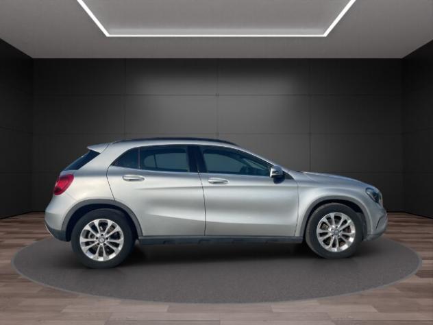 MERCEDES GLA (X156) GLA 180 d Business - Foto 4