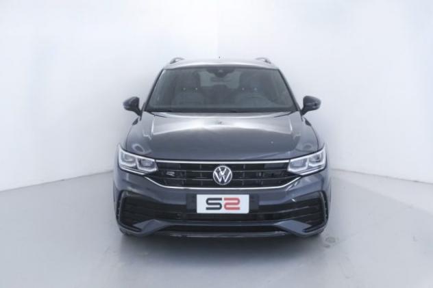 VOLKSWAGEN Tiguan 2.0 TDI 150 CV SCR DSG R-Line Black Pack/Matrix rif. 22640720 - Foto 2