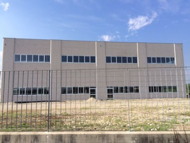 Capannone ( o lotti di capannone) con impianto fotovoltaico - Foto 8