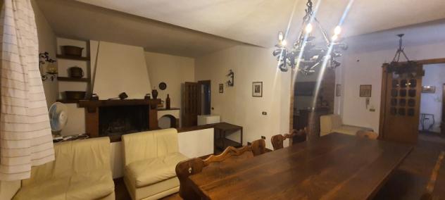 VILLA CON GRANDE PARCO IN ZONA CASTIGLIONE DEL LAGO - Foto 9