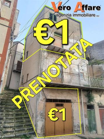 V004312 - VENDESI CASA A 1 € A SUTERA
