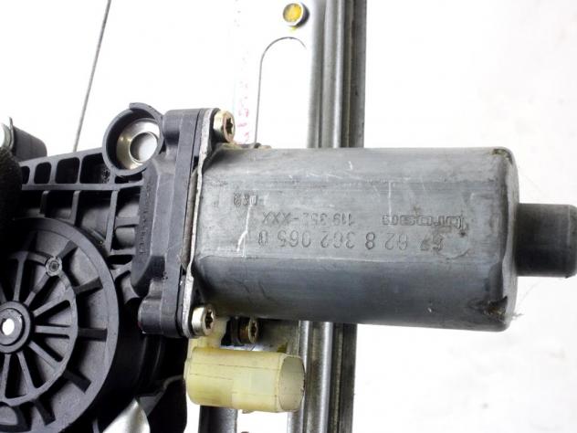 67628362065 MOTORINO MECCANISMO ALZA-VETRO ALZA-CRISTALLO PORTA POSTERIORE LATO DESTRO BMW 320 D E46 2.0 110KW D 5P 5M (2002) RICAMBIO USATO 51358212 - Foto 4
