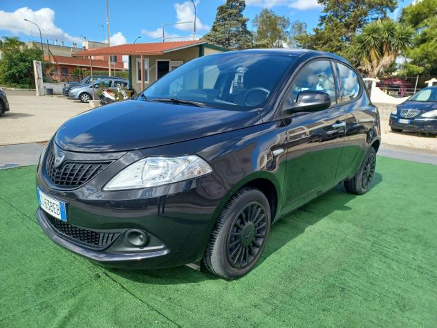 Lancia Ypsilon 1.0 FireFly 5 porte S&S Hybrid Alberta Ferretti - Foto 2