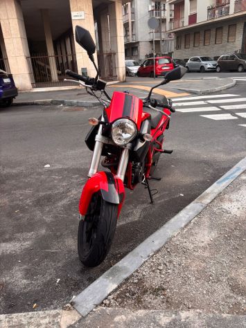 Vendesi moto naked