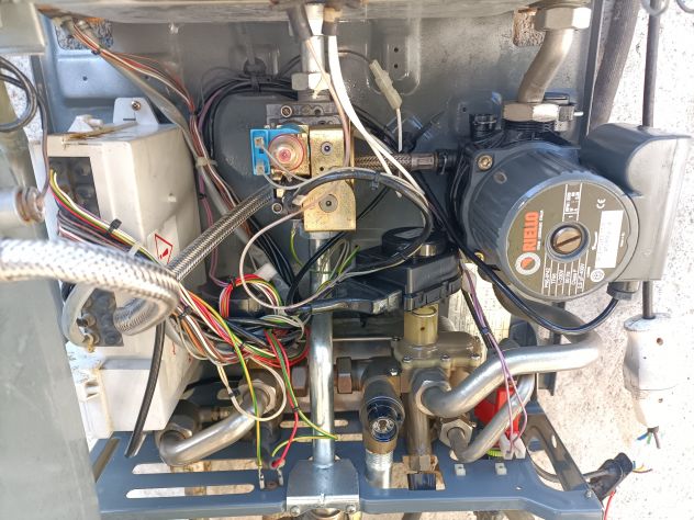 RIELLO SALVASPAZIO 24KW KI CAMERA STAGNA GAS METANO - Foto 3