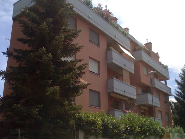 COLLEVERDE, secondo piano, 2 camere, 3 balconi - Foto 10