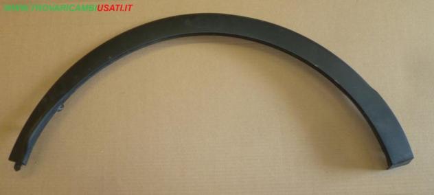 MODANATURA ARCO PASSARUOTA POST. D. Grf  Carrozzeria  Lamierati esterni  Fiancate  Modanatura par RENAULT - CAPTUR - 01-04-2013 -