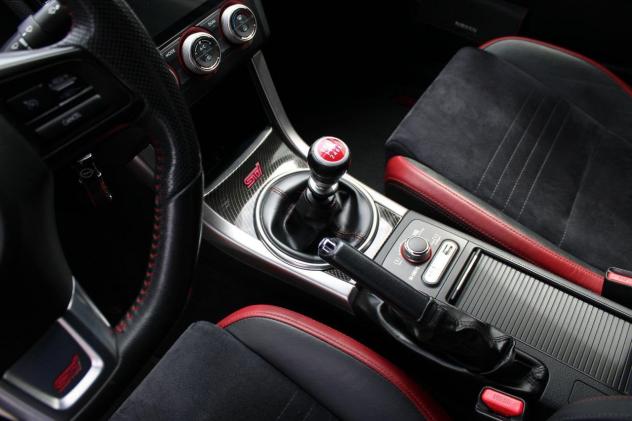 Subaru WRX STI 2.5 - Foto 10