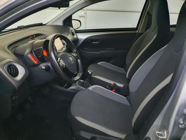Toyota Aygo 1.0 VVT-i 72 CV 5 porte x-play TUA DA 102,00 MESE - Foto 7