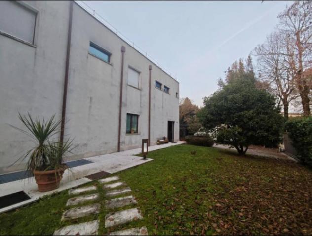 Immobile in asta di 694 m² con più di 5 locali e box auto in vendita a Mirano - Foto 2