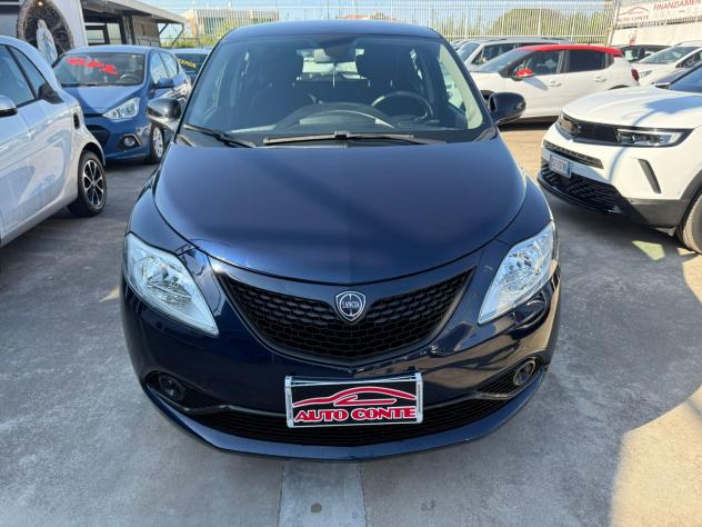 Lancia Ypsilon 0.9 TwinAir 85 CV 5 porte Metano Ecochic Silver - Foto 2